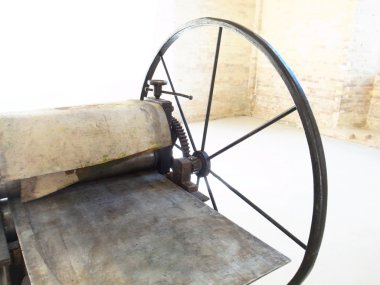 Aper Kesme Makinası