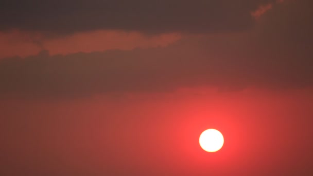 Червоний захід сонця — стокове відео