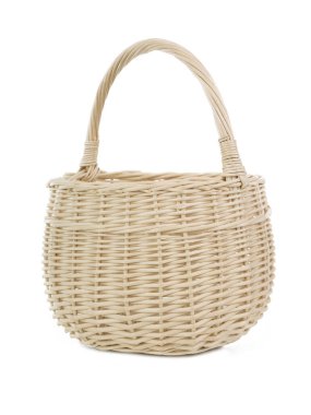 Beyaz arka planda izole edilmiş tahtadan yapılmış beyaz sepet.