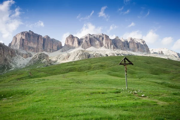 Panneau crucifix sur Pass Pordoi — Photo