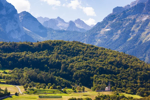 Vista alpina em Cavedago — Fotografia de Stock