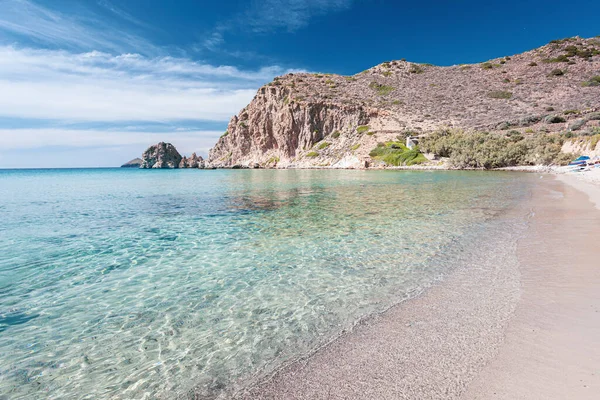 Yunanistan Daki Milos Adasında Kristal Kayalarla Plathiena Plajı — Stok fotoğraf