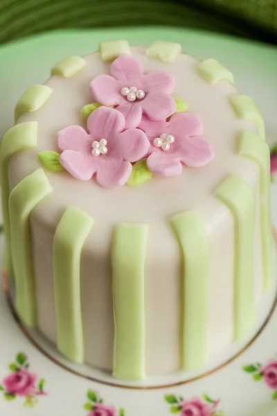 Mini pastel decorado de lujo — Foto de Stock