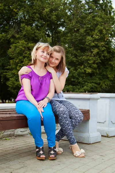 Felice madre e figlia — Foto Stock