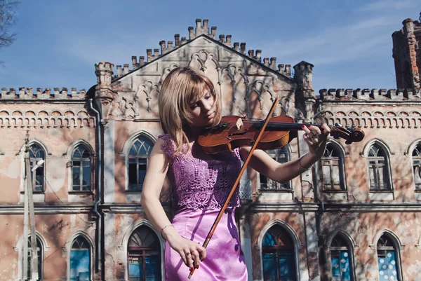 Mulher com um violino — Fotografia de Stock