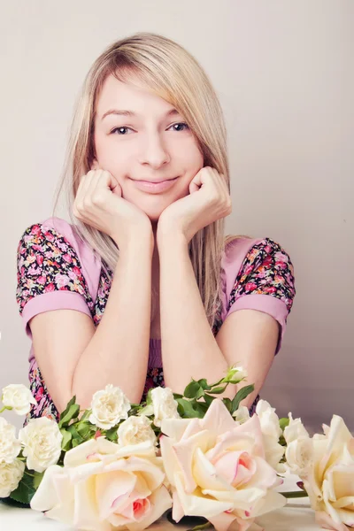 Young woman — Stock Photo, Image