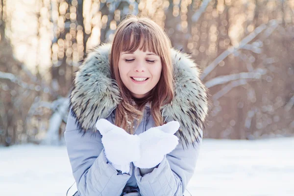 Girl in the park — Stock Photo, Image