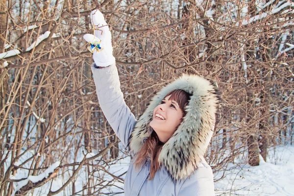 Fille dans le parc — Photo