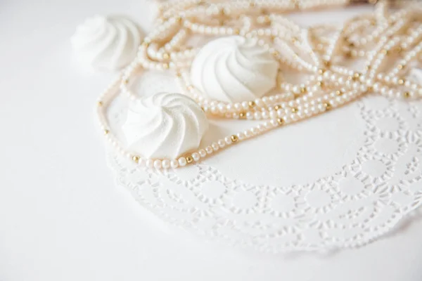 Background with meringue cake — Stock Photo, Image