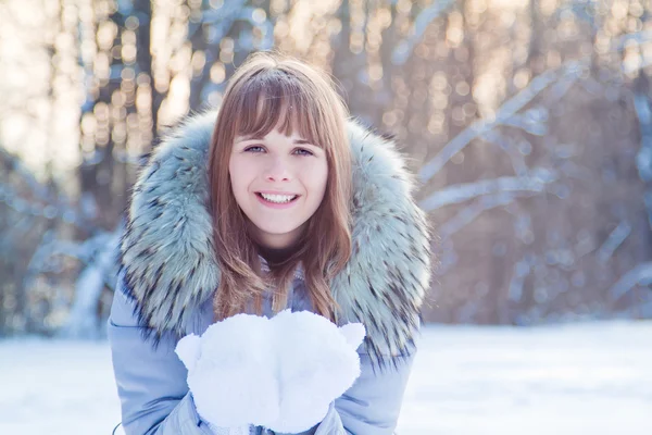 Fille dans le parc — Photo