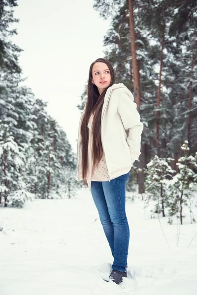 Žena v zimě — Stock fotografie