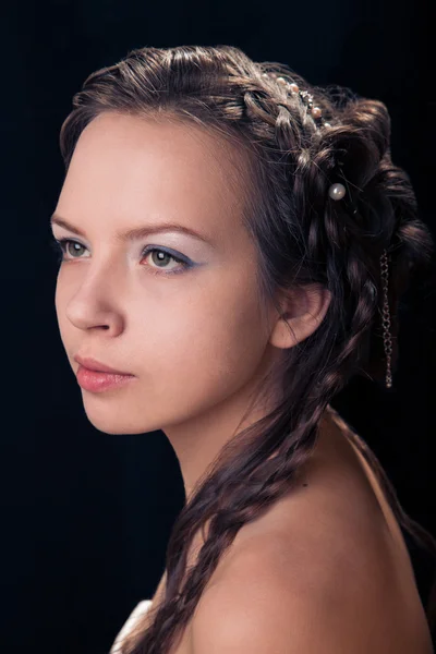 Mulher com penteado de trança — Fotografia de Stock