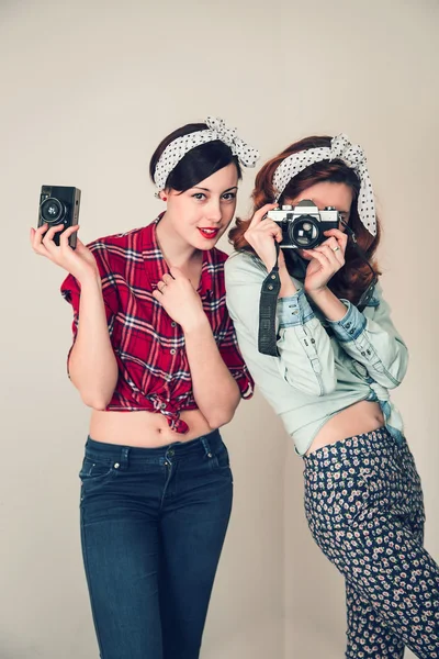 Дві дівчини — стокове фото