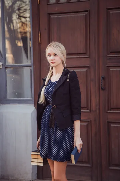 Ragazza con libri — Foto Stock