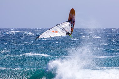 Gran canaria üzerinde Rüzgar Sörfü.