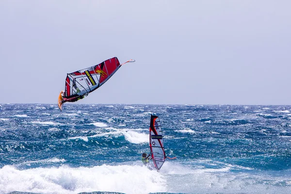 Windsurfen op gran canaria. — Stockfoto