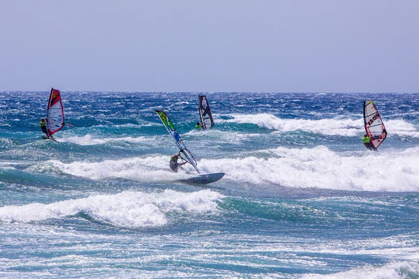 Windsurfen op gran canaria. — Stockfoto