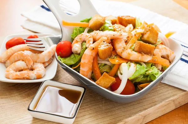 Salad with prawn — Stock Photo, Image