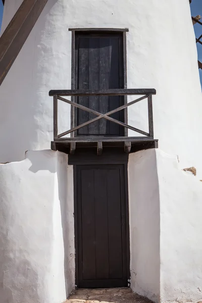 Gammal väderkvarn — Stockfoto