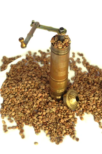 Molino de mano con granos de café — Foto de Stock