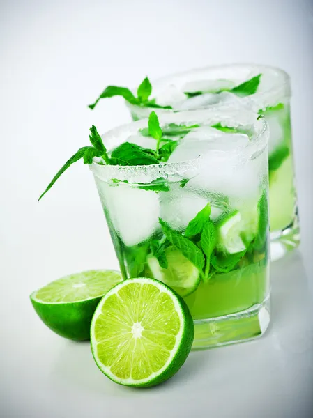 Cold mojito drink — Stock Photo, Image