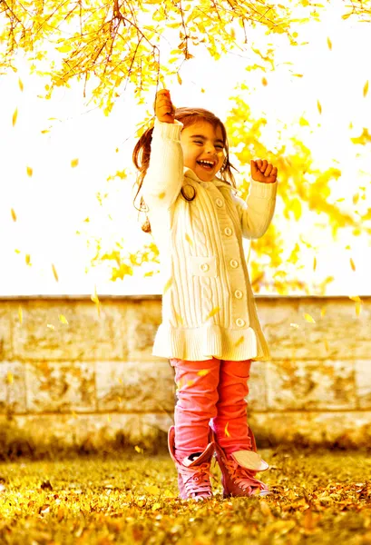 Szczęśliwy mała dziewczynka — Zdjęcie stockowe