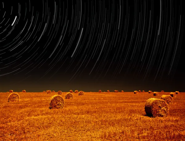 Nacht Landschaft von Bauernhof Feld — Stockfoto