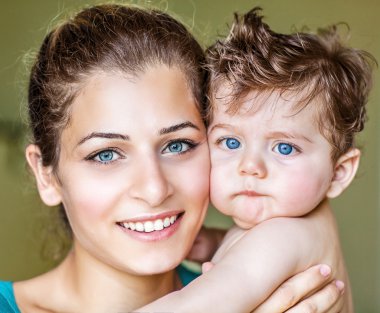 şirin anne ile oğlu