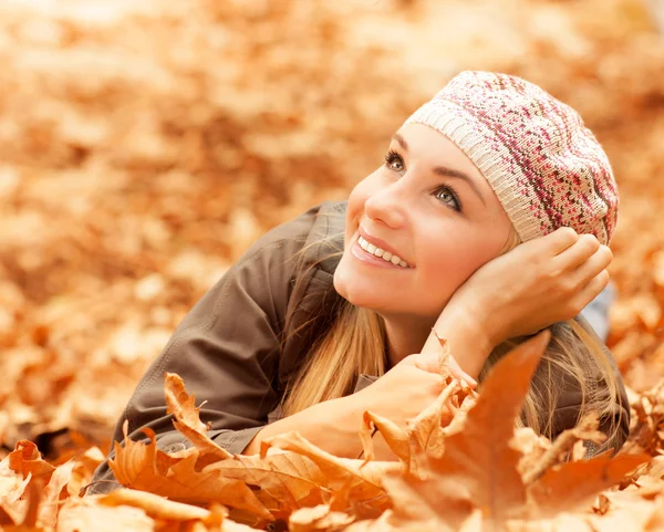 Female laying on the ground — Stock Photo, Image