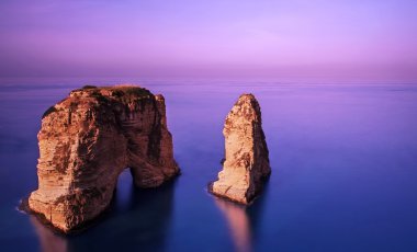 rawsha rock günbatımı üzerinde