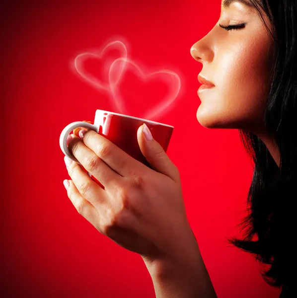 Schöne Dame trinkt Kaffee — Stockfoto