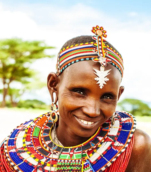 Mujer tribal africana — Foto de Stock