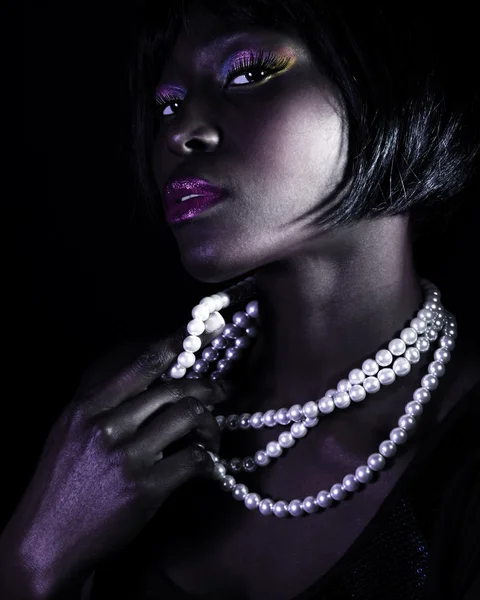 Prachtige Afrikaanse vrouw — Stockfoto