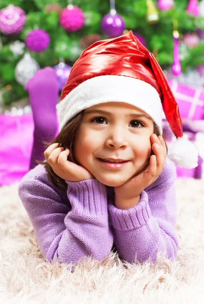 Felice bambina alla vigilia di Natale — Foto Stock