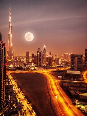 ay ışığı içinde Dubai