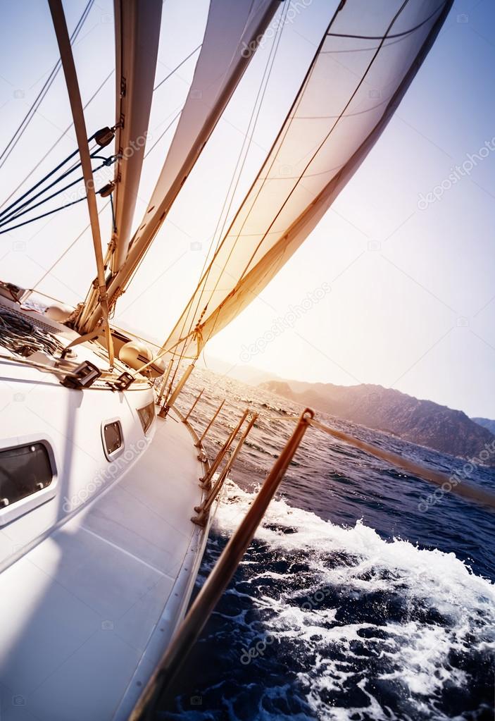 Yacht di lusso in azione
