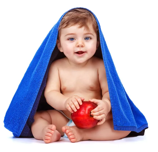 Söt baby boy äta äpple — Stockfoto