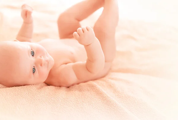 Söt newborn baby — Stockfoto