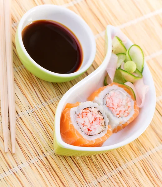 Traditional japanese sushi — Stock Photo, Image
