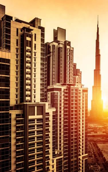 Dubai centro da cidade ao pôr do sol — Fotografia de Stock