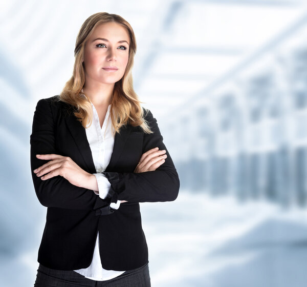 Серьезная деловая женщина
