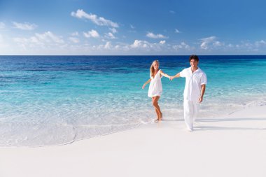 Kumsaldaki mutlu çift