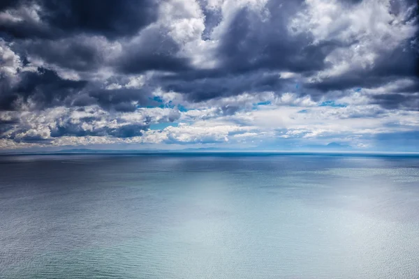 Overcast weather over sea — Stock Photo, Image