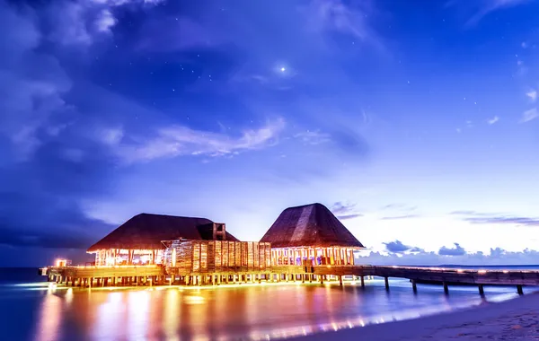 Beach restaurant in the night — Stock Photo, Image