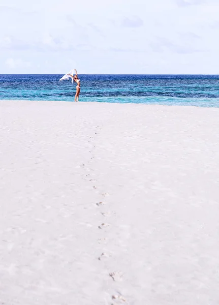 Disfrutando de las vacaciones en la playa — Foto de Stock