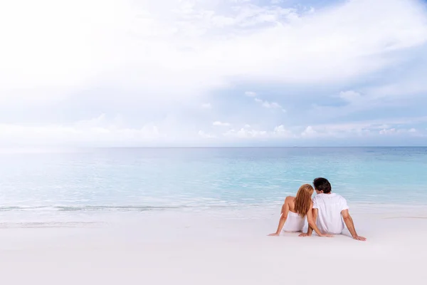 Appuntamento romantico sulla spiaggia — Foto Stock