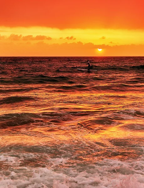 Belo pôr do sol sobre o mar — Fotografia de Stock