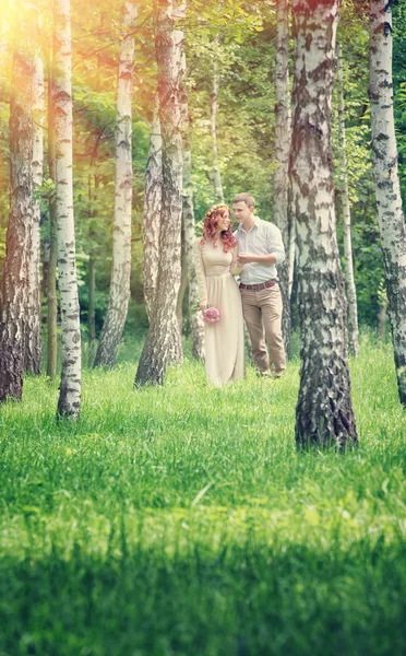 Loving couple in the park — Stock Photo, Image