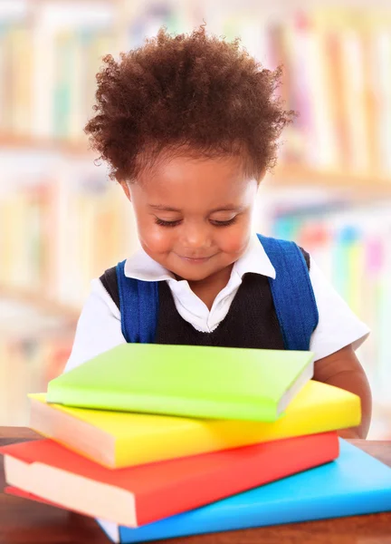 Malý chytrý preschooler — Stock fotografie