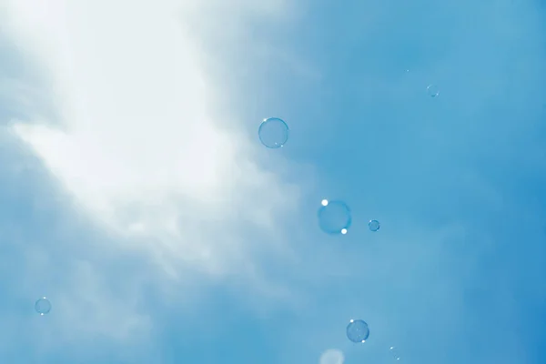 Gelukkige Bubbly Sky achtergrond — Stockfoto